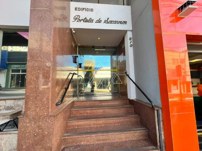 Venda: Amplo Apartamento de 115 m² com Suíte e Dependência no Edifício Portela de Sacavém