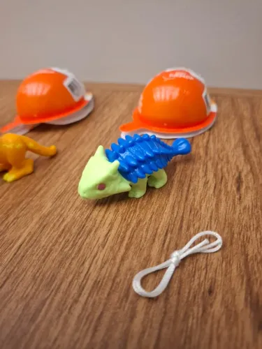Niniaturas dinossauros Kinder Jurassic World
