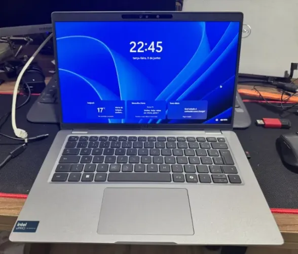 Notebook Dell Latitude 5450 Intel Core Ultra 5 135H vPro 16GB RAM 256GB SSD NVMe