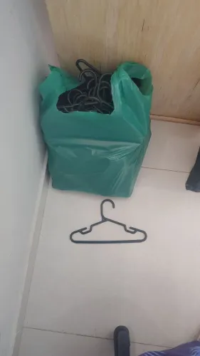 Cabide de roupas infantis