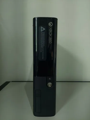 Xbox 360 250gb + 4 jogos originais