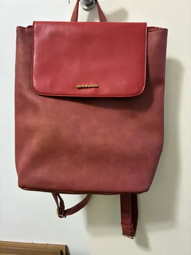 Mochila de couro. Marca Cravo e Canela