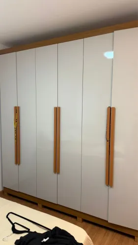 Guarda roupa 6 portas