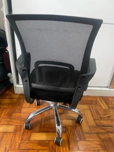 Cadeira Escritório, Estudo