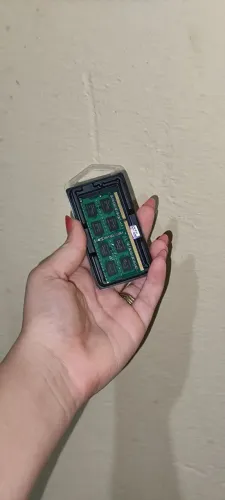 vende-se memória ram 8giga ddr 4 de notebook nunca usado