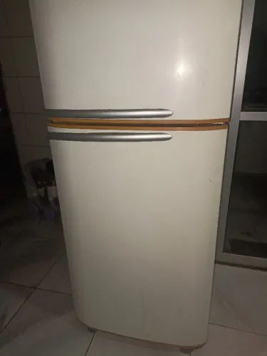 Geladeira Electrolux DF37 Premium Frost Free - R$ 350 (Negociável)
