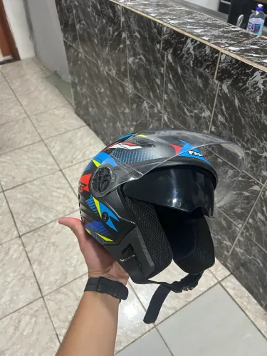 Capacete aberto Fw3