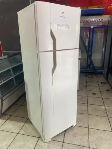 Geladeira Duplex Frost Free 310L 110V Electrolux