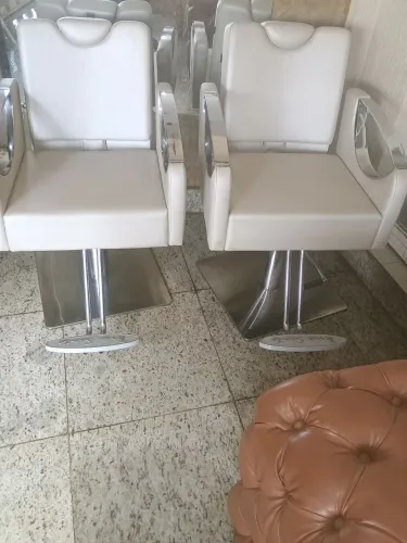 Cadeiras de luxo terra santa cor creme claro 1800 cada ou 3.500 as duas