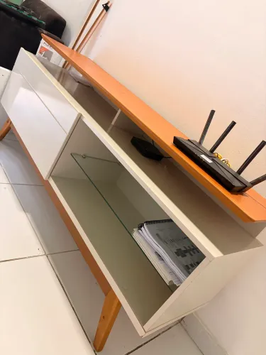 Hack para Sala / Aparador com Nichos e Porta de Vidro