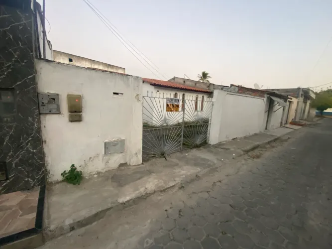 Casa no Conjunto Feira VI 4 Quartos + Kitnet | Próx. à UEFS