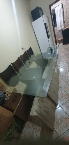 Vendo mesa 6 cadeiras e cama soteiro