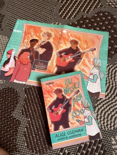 Livro eu Nasci pra isso + pôster original Aixe Oseman