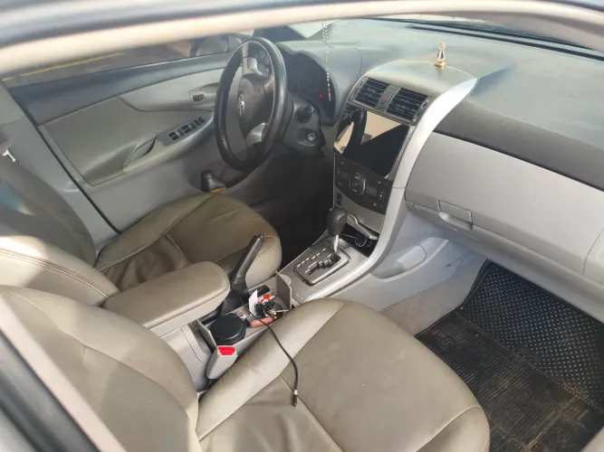 Toyota Corolla GLI 1.8 Flex 16V Aut. 2012