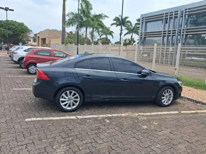 Volvo S60 T-5 Kinetic 2.0 245cv 4P 2016