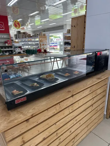 Vitrine refrigerada Gelopar 1,39cm R$6.176,00