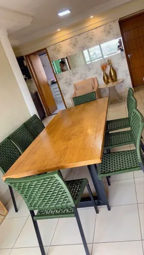Mesa de madeira ?
