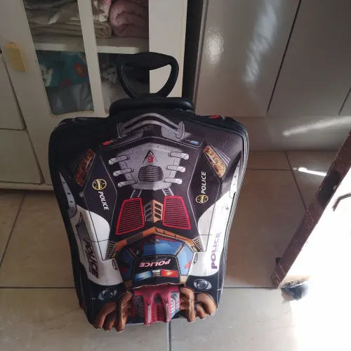 Mochila de três rodas