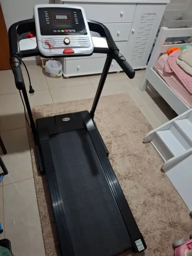 Esteira para exercícios.