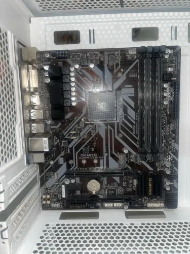 Placa mãe em curto + gabinete