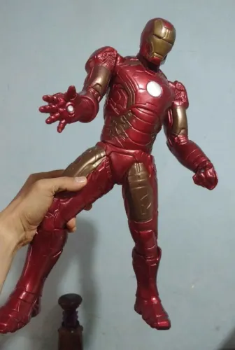 IRON MAN GIGANTE
