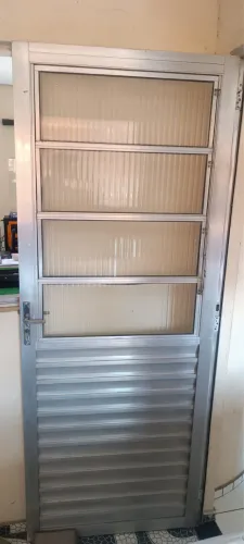 Porta Basculante Alumínio