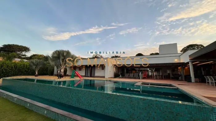Mansão à Venda no Condomínio Amendoeiras, Lagoa Santa/MG 5.500m² de Terreno, 15 Suítes, P