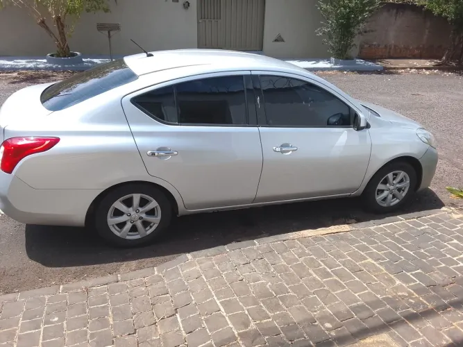 Nissan Versa SV 1.6 16V Flex Fuel 4P Mec. 2014