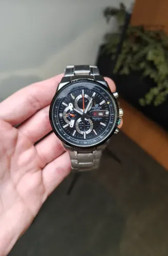 Relógio Casio Edifice Fundo preto 100% funcional
