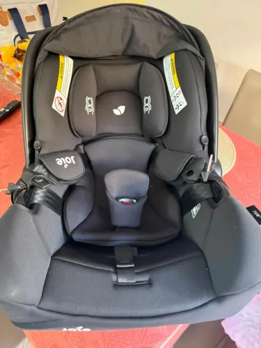 Bebê Conforto Joie com base isofix até 15KG