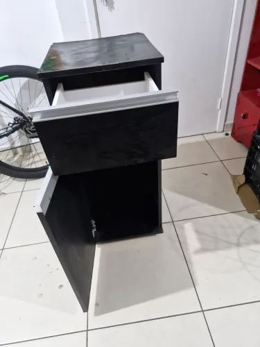 Armário/ criado mudo