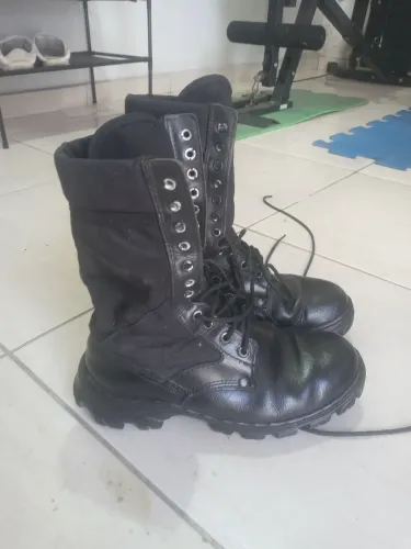 Vendo coturno militar