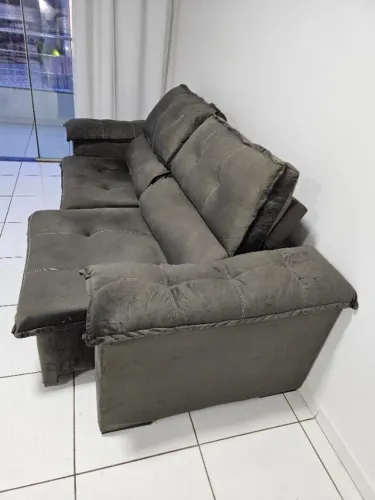 Sofá retrátil confortável seminovo, em excelente estado