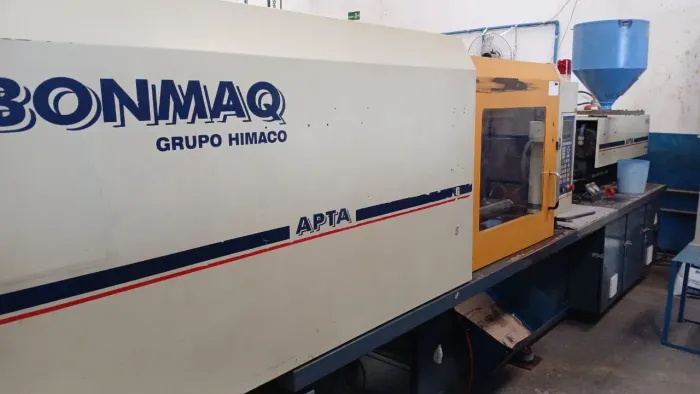 INJETORA DE PLÁSTICOS  190 TON 