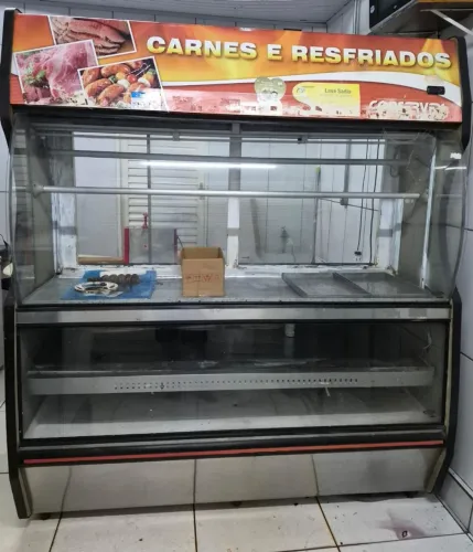 Vende se Balcão vitrine Refrigerado.
