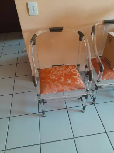 Cadeira acrílico