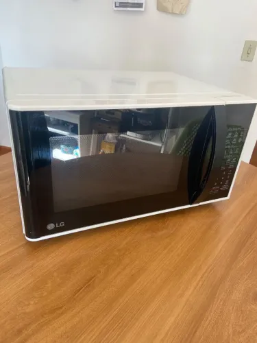 Microondas LG 30L 220V Branco