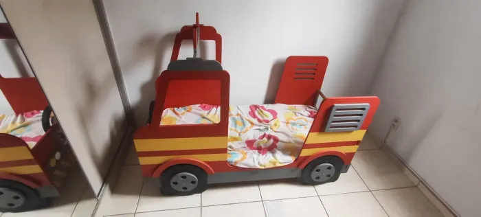 Cama de bombeiro infantil 