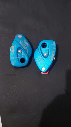 A Venda 2 Descensores Para Rapel- Ótimo estado.