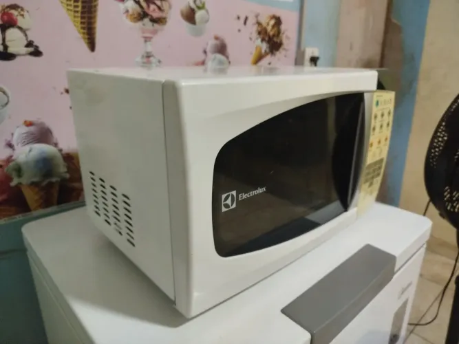 Microondas Eletrolux 20 litros 