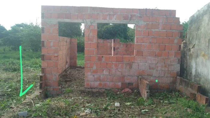 Vendo e troco em moto ,terreno 5 de frente por 35 de comprimento 
