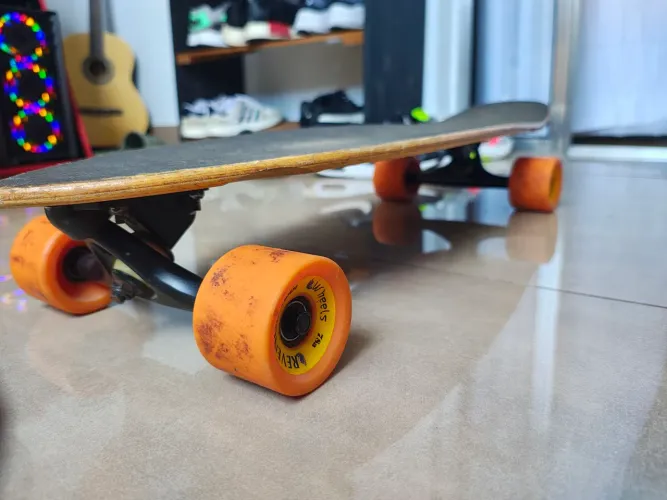 2 por 1 - Longboardo excelente estado + Skate Street