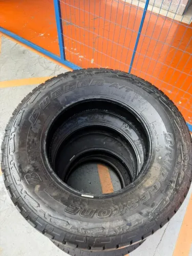 Pneu Bridgestone Dueler 255/70 Aro 17