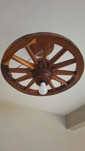 Lustre de Roda Rústica