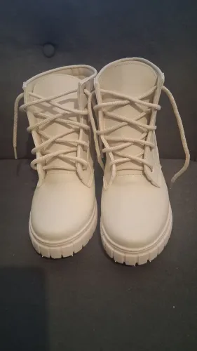 Bota infantil off-white