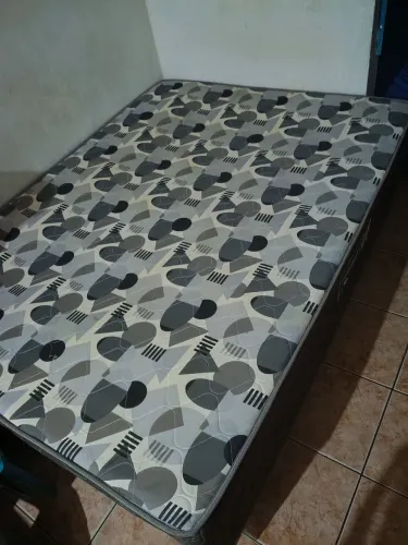 Vendo cama box casal