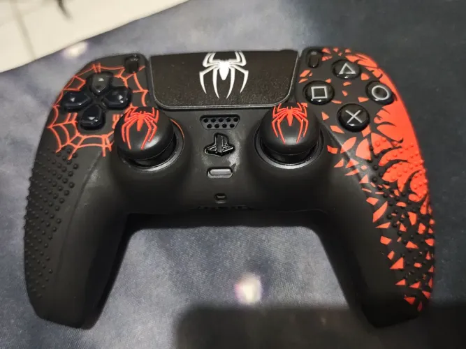 Controle PS5 Midnight Black c/capa do homem aranha!