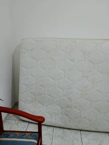 Vendo colchão de casal semi novo, sempre foi usado com capa de proteção