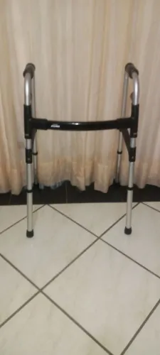 Vendo esse andador.