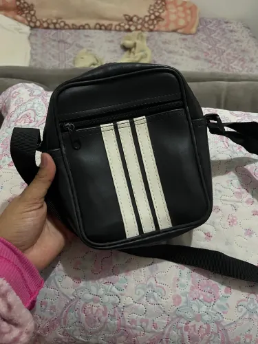 Pochete inspiração adidas nova